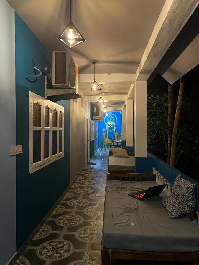 Unearth Hostel Ауровиль Экстерьер фото