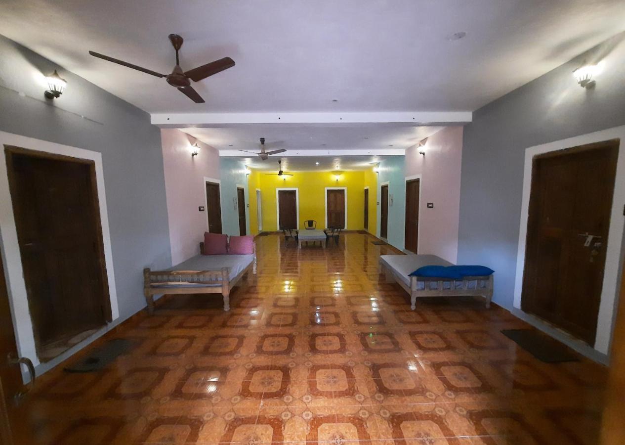 Unearth Hostel Ауровиль Экстерьер фото