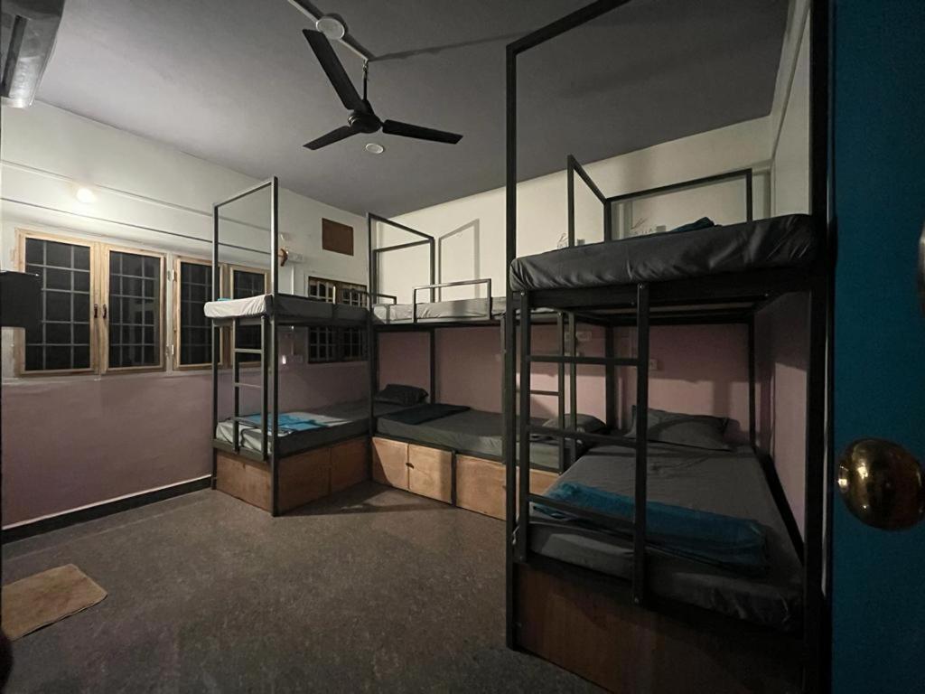 Unearth Hostel Ауровиль Экстерьер фото